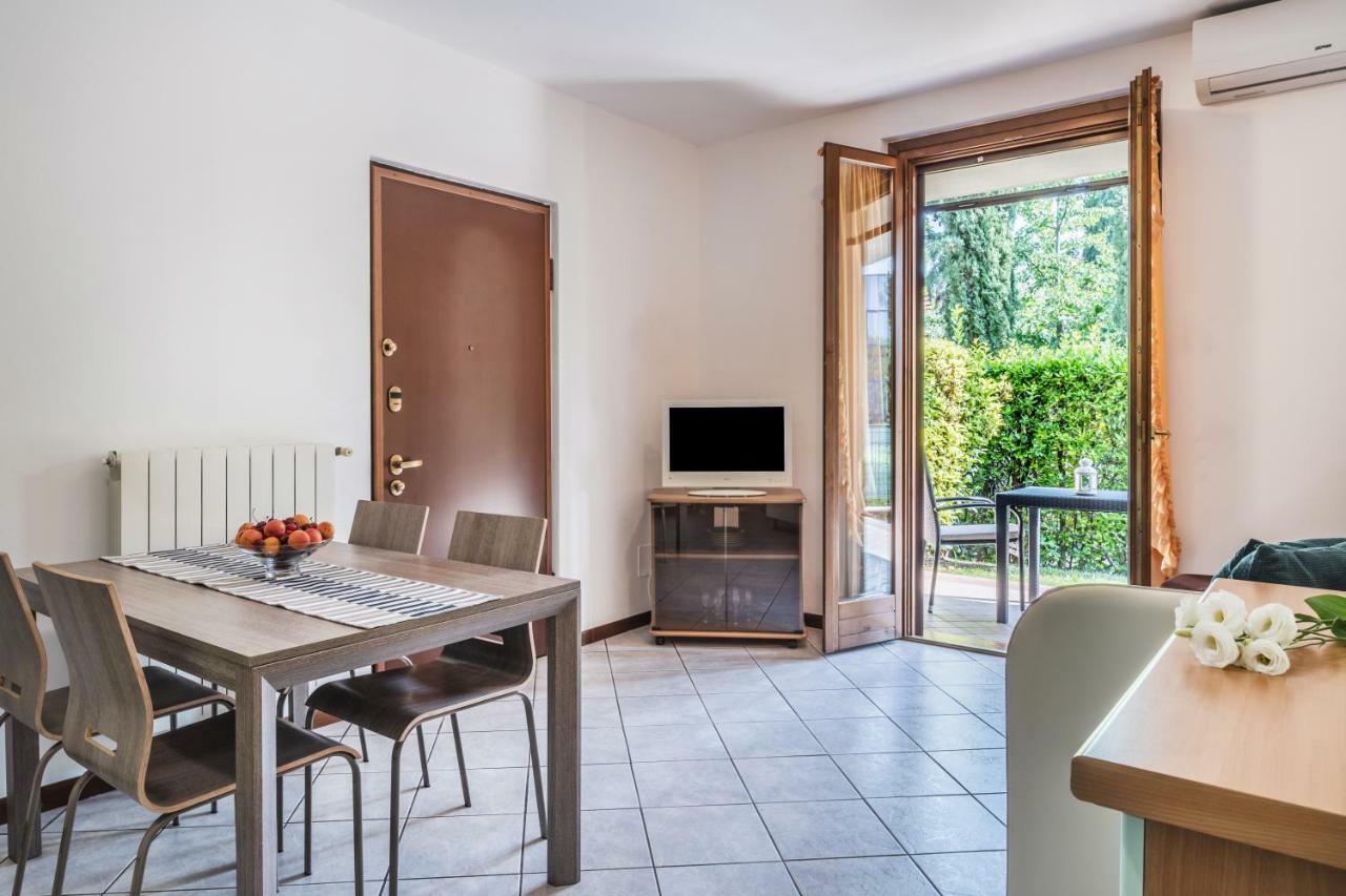Residence Nuove Terme Сирмионе Экстерьер фото