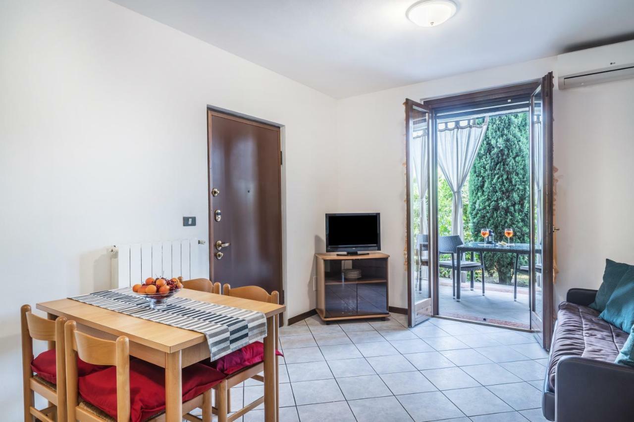 Residence Nuove Terme Сирмионе Экстерьер фото